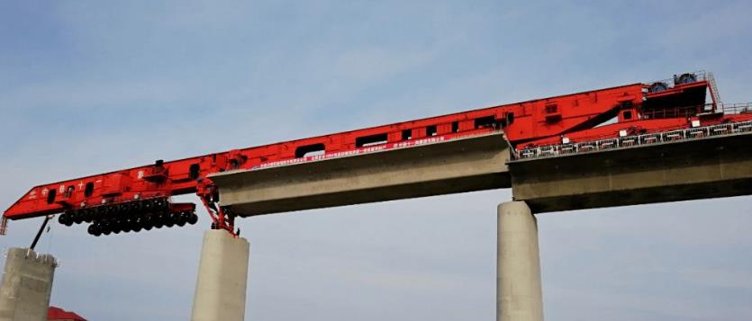 全包廂單導梁架橋機有哪些優(yōu)點？