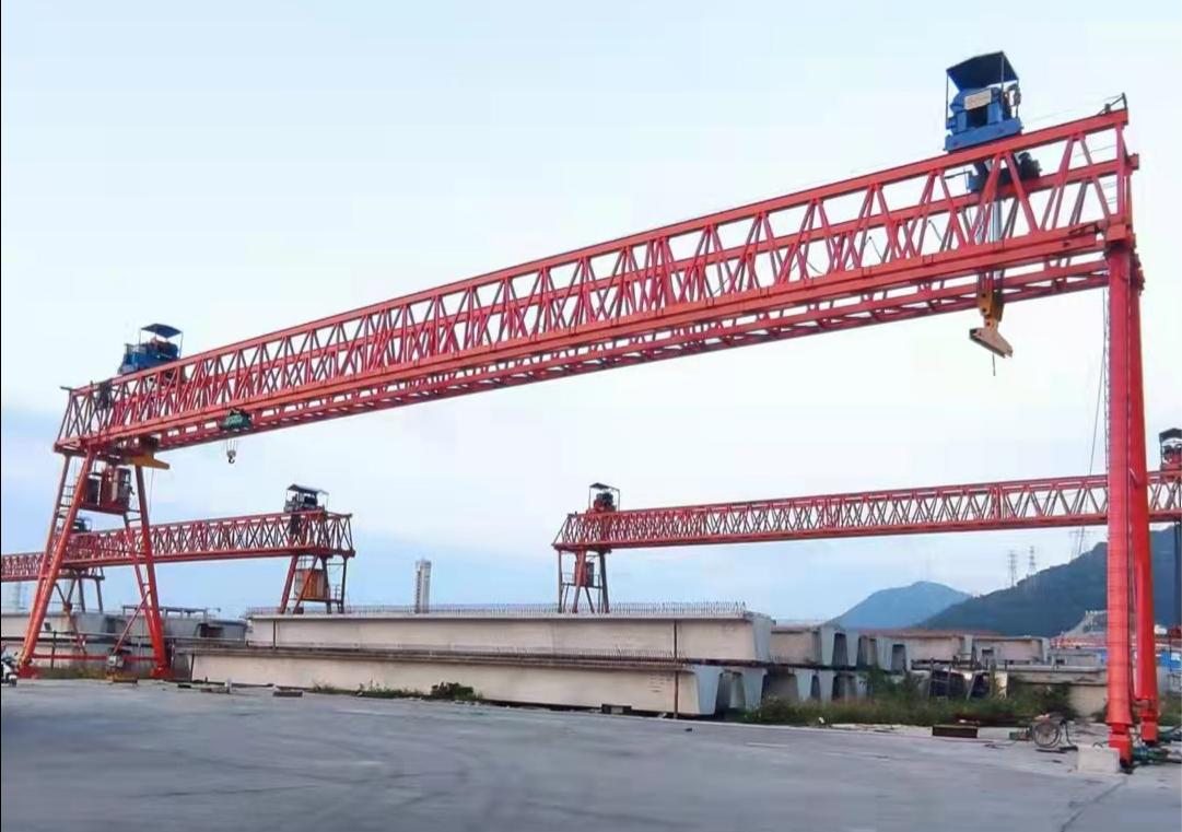 ME高速公路提梁機(jī)的工作原理是怎樣的？它是如何完成梁體的提升和安裝的？